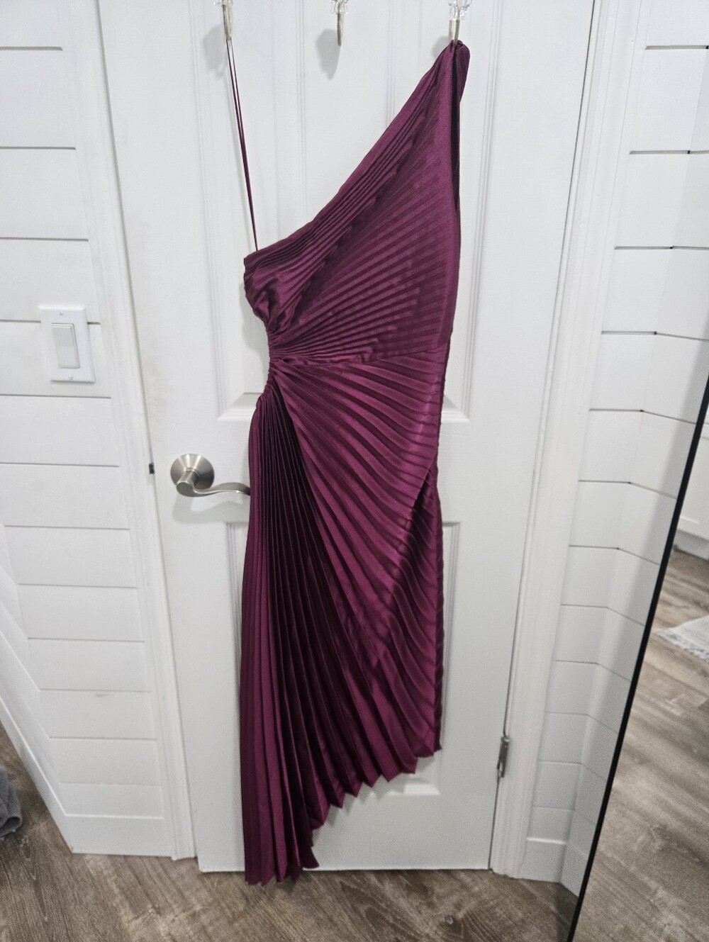 Vici One-Shoulder Pleated Midi Dress in Plum